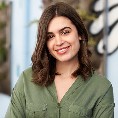 outdoor-head-and-shoulders-portrait-of-smiling-A56TE94.jpg outdoor-head-and-shoulders-portrait-of-smiling-A56TE94.jpg